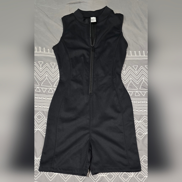 Good American Pants - Good American Compression Zipup Bike Suit Size Small